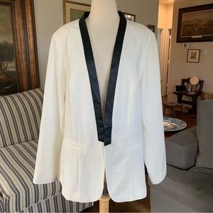 Torrid Faux Leather Trim Blazer sz 2